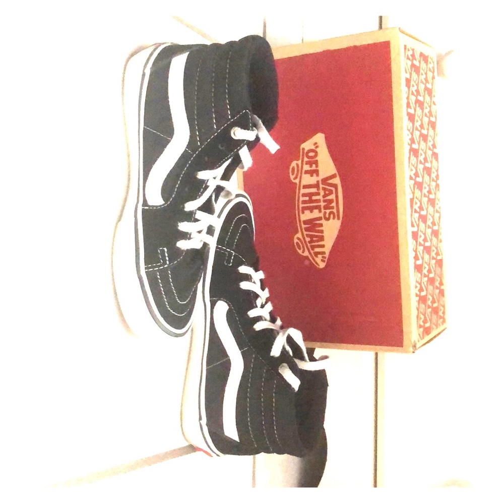 Black and white converse